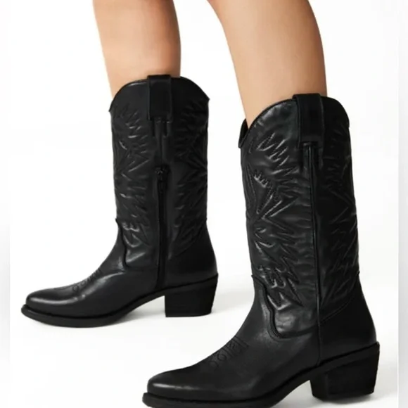 Black Leather Western Boots - Picture 2 of 15